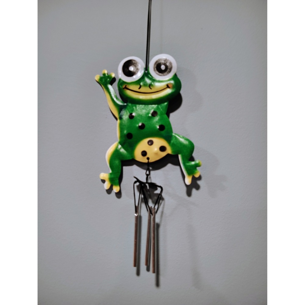 Small Green Frog Metal Hanging Wind Chime Indoor/Outdoor. For the frog lovers.